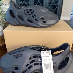 Yeezy Foam Runners ‘Onyx’